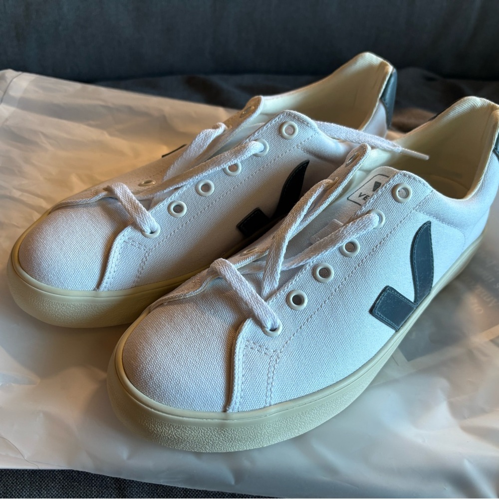 Veja White Sneakers new without box